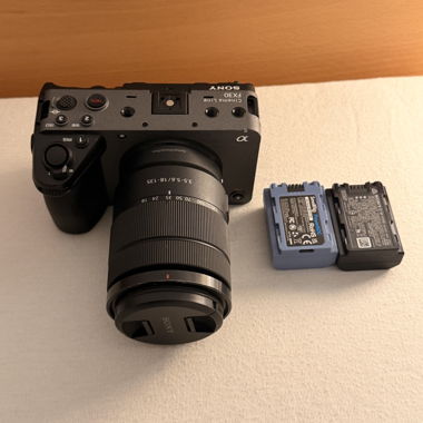 Sony Fx30 inkl. objektiv & 2 Akkus 