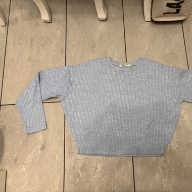 Hellblauer Pulli 