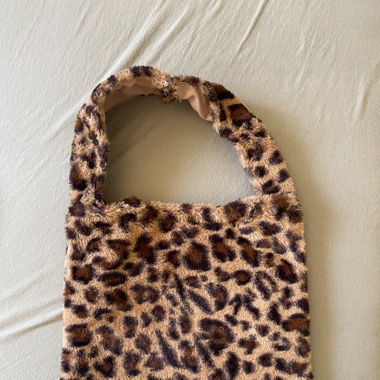 Borsa Leo