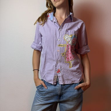 Camicia a quadretti lilla con cucitura fatta a mano