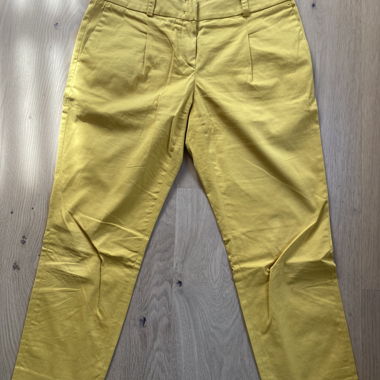 Pantaloni da donna gialli di windsor.