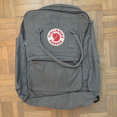 Fjallraven Kanken-Rucksack mit Trageriemen