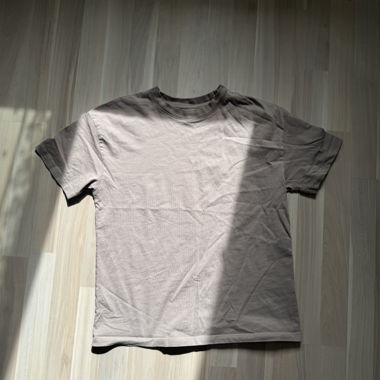 T-shirt beige