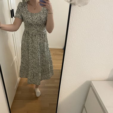 Hellgrünes Sommerkleid