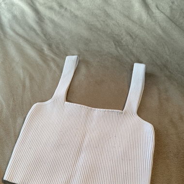 white amisu top 
