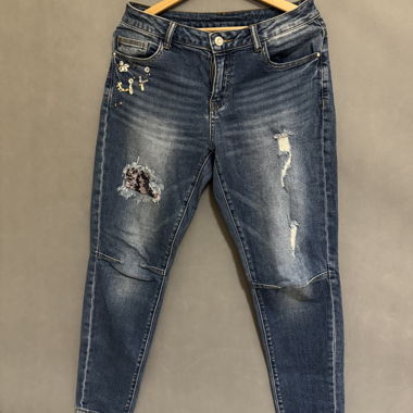 Verzierte Destroyed Jeans