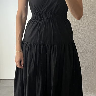 Aritzia Babaton abito nero lunghezza midi