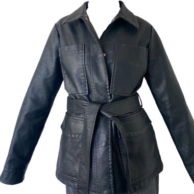 Schwarze Jacke mit Gürtel aus veganem Leder