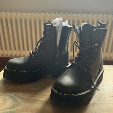 Stivaletti con platform Dr. Martens
