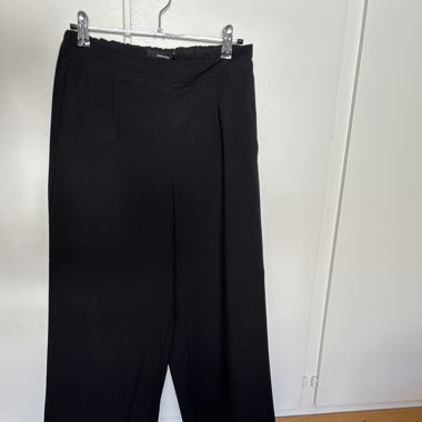 Schwarze Stoffhose