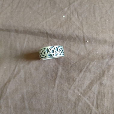 Silberring mit Pentagramm und Knotenmuster
