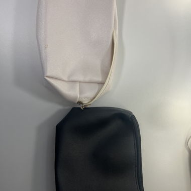Astuccio da toilette nero e beige