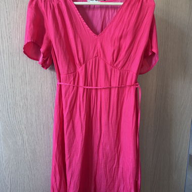 Vestito midi rosa vivace