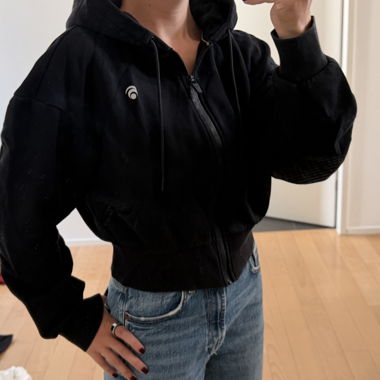 Sweatshirt noir à fermeture éclair