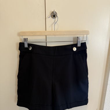 BUTTON-DETAIL SHORTS