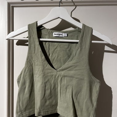 Top crop verde oliva