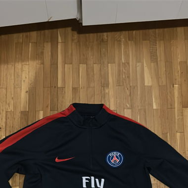 pull nike PSG taille 137-147