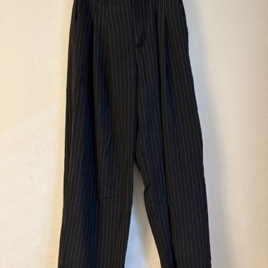 Bershka Stoffhose schwarz mit Weißen Streifen 