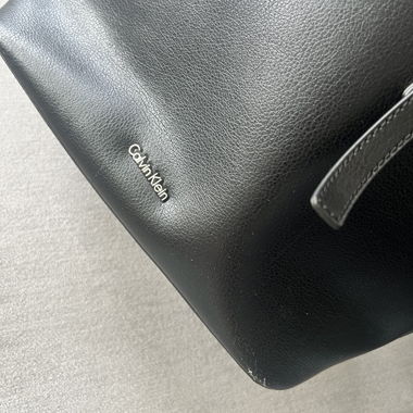 Calvin Klein shopper