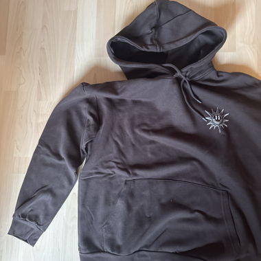Hoodie brun avec imprimé dans le dos