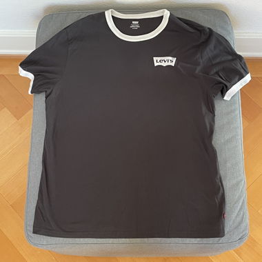 T-shirt Levi’s nero con collo a contrasto – Taglia XL