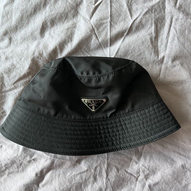 Prada Re-Nylon Bucket Hat Schwarz Gr. S