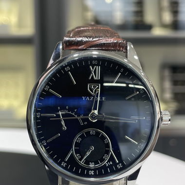 Yazole Uhr 
