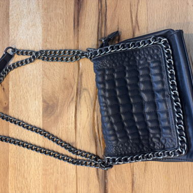 Borsa a tracolla nera a catena