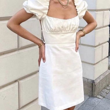 Weisses Zara Kleid mit Puffaermeln