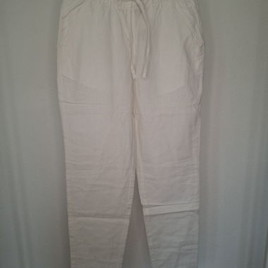 Pantaloni bianchi fluidi