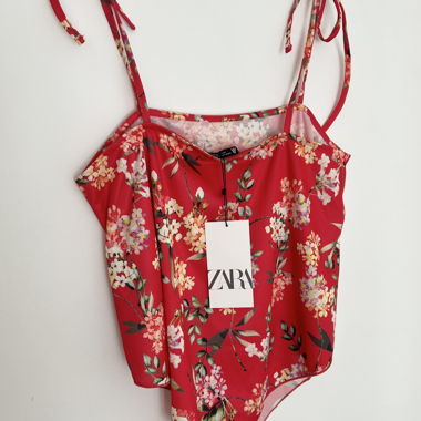 Haut cami à nœud fleuri Zara