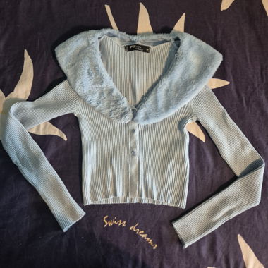 Strickjacke mit Pelzkragen