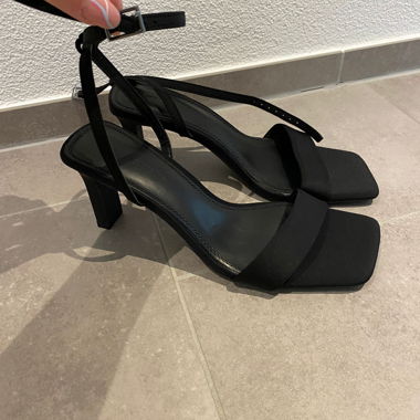 Escarpins à talons hauts Bershka