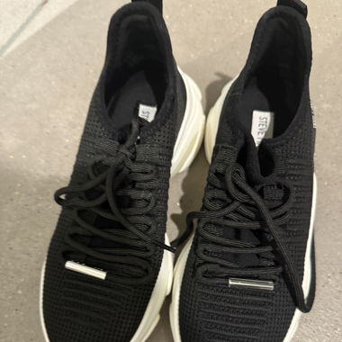Neue Steve Madden Sneakers