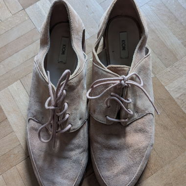 Chaussures à lacets en daim KIOMI