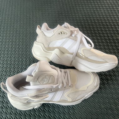Sneakers Adidas bianche OZWEEGO 40