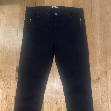 Schwarze Hose