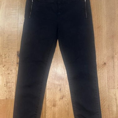 Schwarze Hose