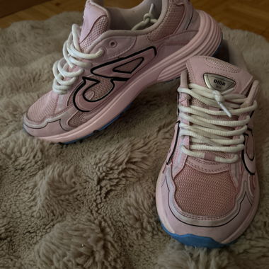 B30 rose 