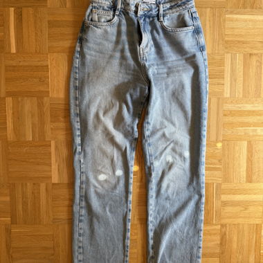 Jeans dritti a vita alta