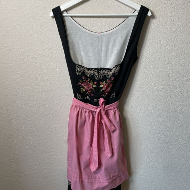 Handgemachtes Dirndlkleid mit Schürze 
