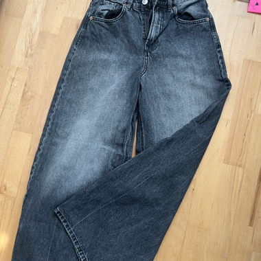 Black Skater Jeans