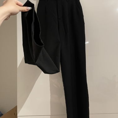 pantaloni di stoffa neri