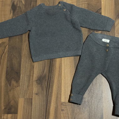 Grey knitted baby set 74 cm