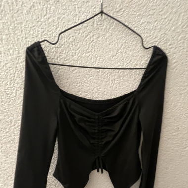 Pull crop top