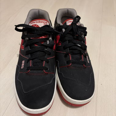 New Balance 550 Sneakers schwarz/rot