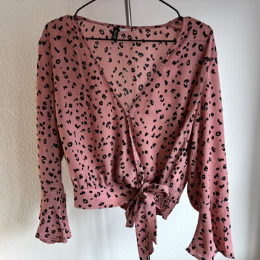 Wickelbluse rosa mit Leopardenprint