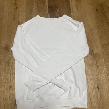Weisser Sweater