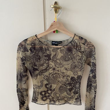 Langarmshirt aus bedrucktem Mesh