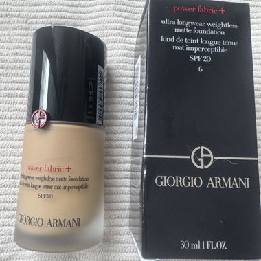 Giorgio Armani Power Fabric foundation